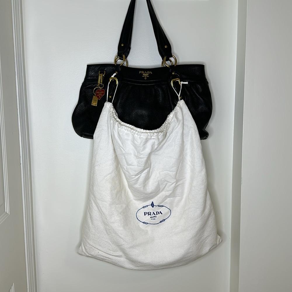 Vintage leather Black Prada large shoulder bag with Prada charms, never used - Picture 10 of 10